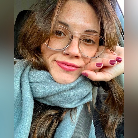 Meet your Posher, Erin - Picture 1 of 1